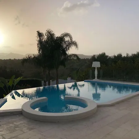 Giulia Villa